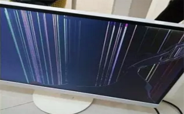 運(yùn)輸過程屏幕全部爆，中通快遞說：誰叫你選擇我們的快遞？