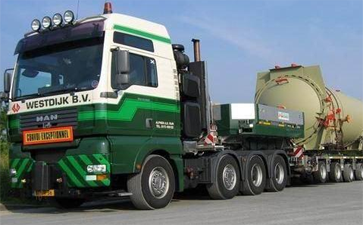 年底將至，大件運(yùn)輸公司的員工都在干嘛